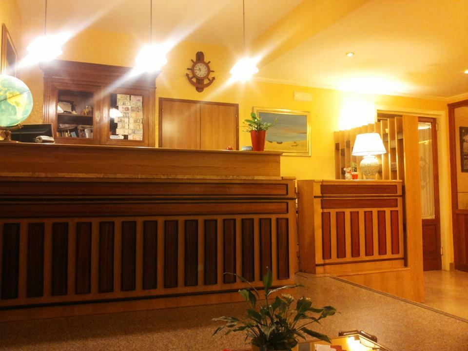 Hotel Villa Ada Pozzallo Exteriör bild