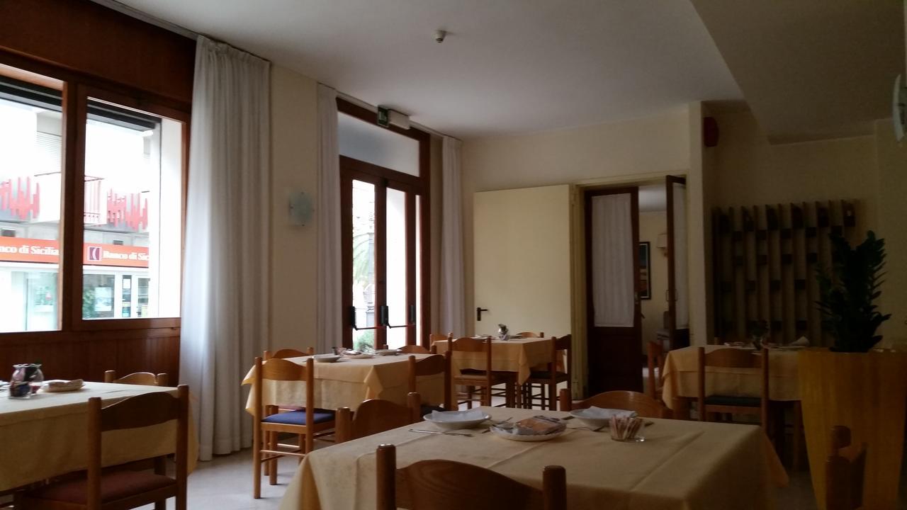 Hotel Villa Ada Pozzallo Exteriör bild